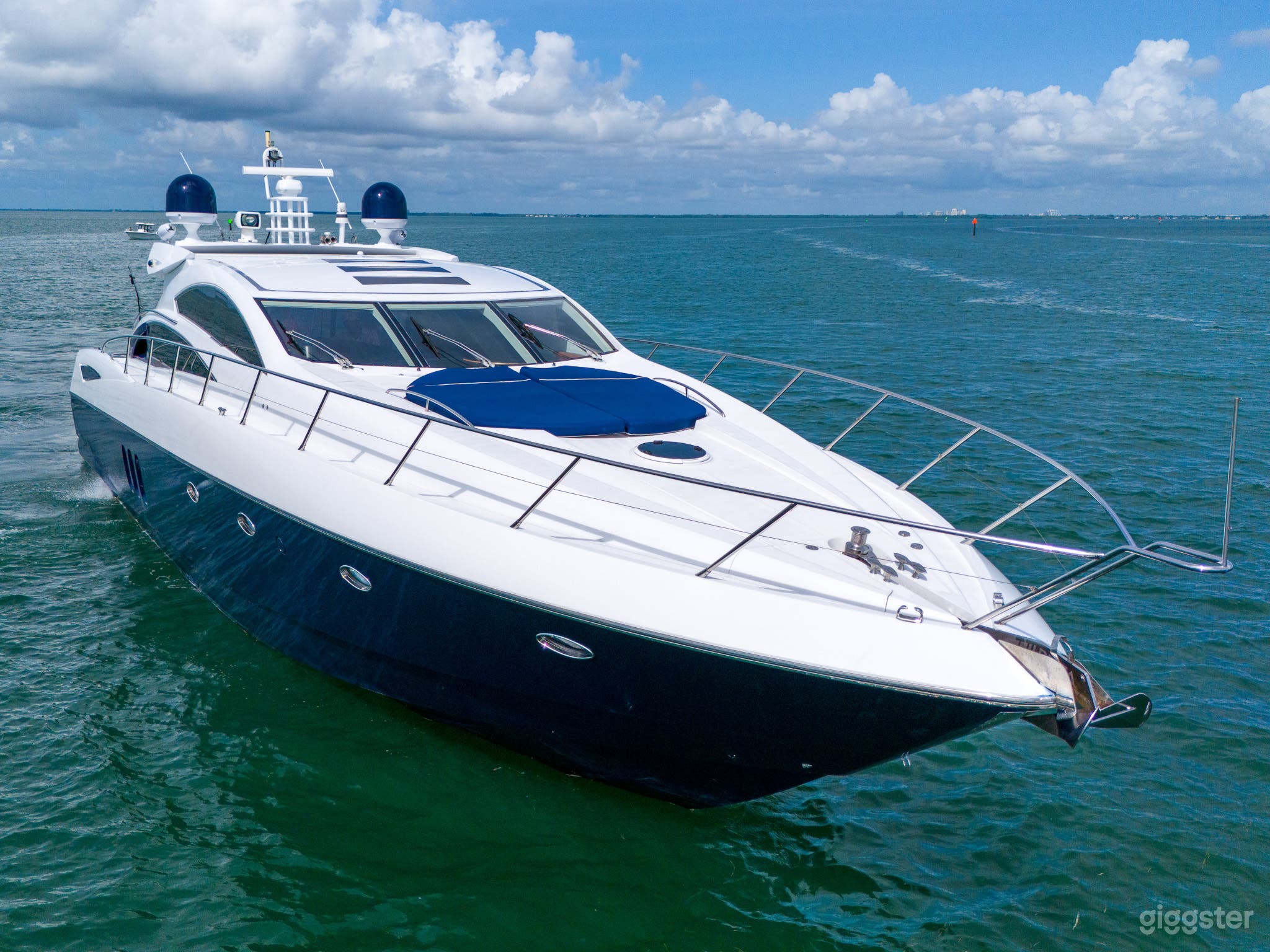 72' Sunseeker Predator Photo 3