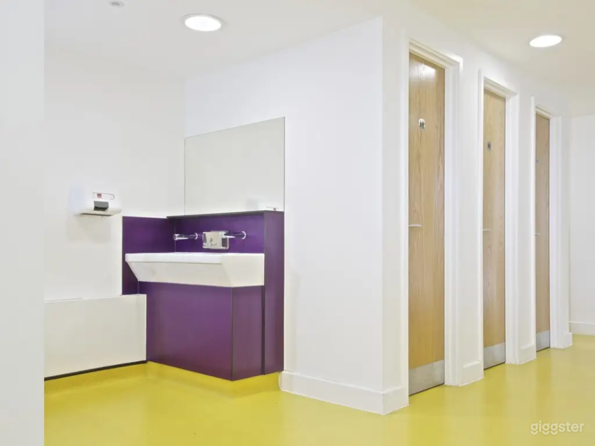 Scott Hall - Bright & Flexible School Hall for Hire Photo 4