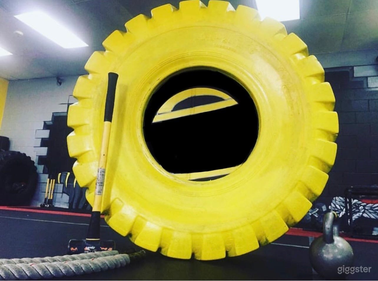 Fitness Studio/ Spacious/ Fully Equipped Gym in LA Photo 3