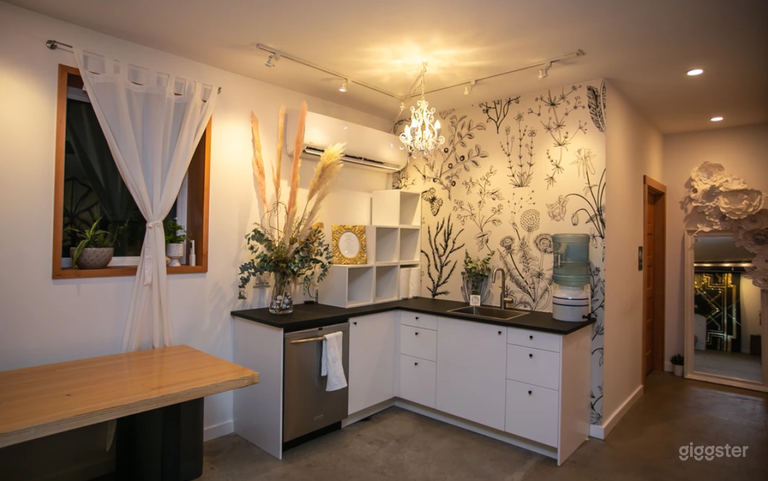  Portland's Intimate Gathering Space for 50 People 