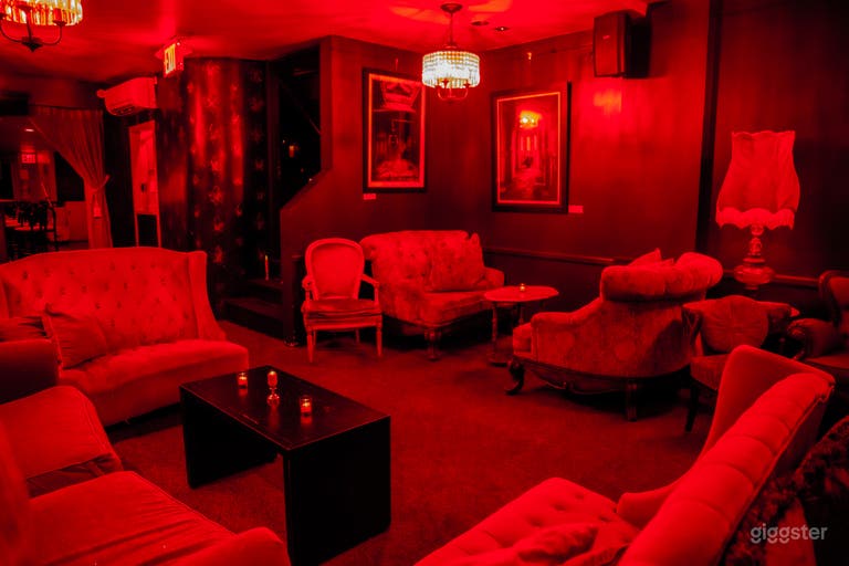  Main Bar: Sexy bar/lounge in Greenwich Village 