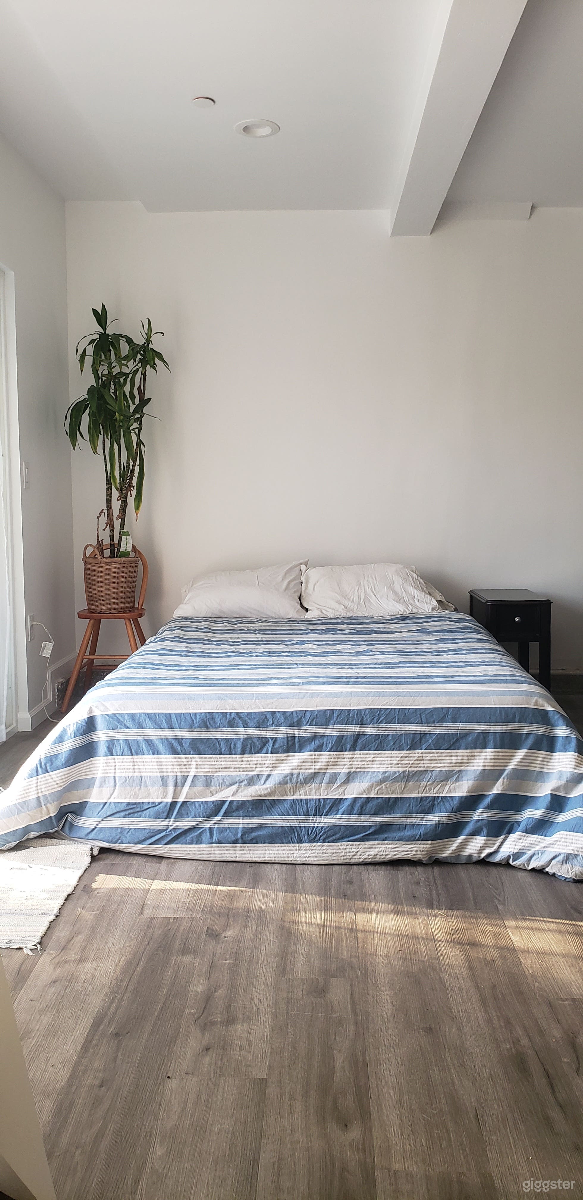 Modern Beachy Home Photo 2