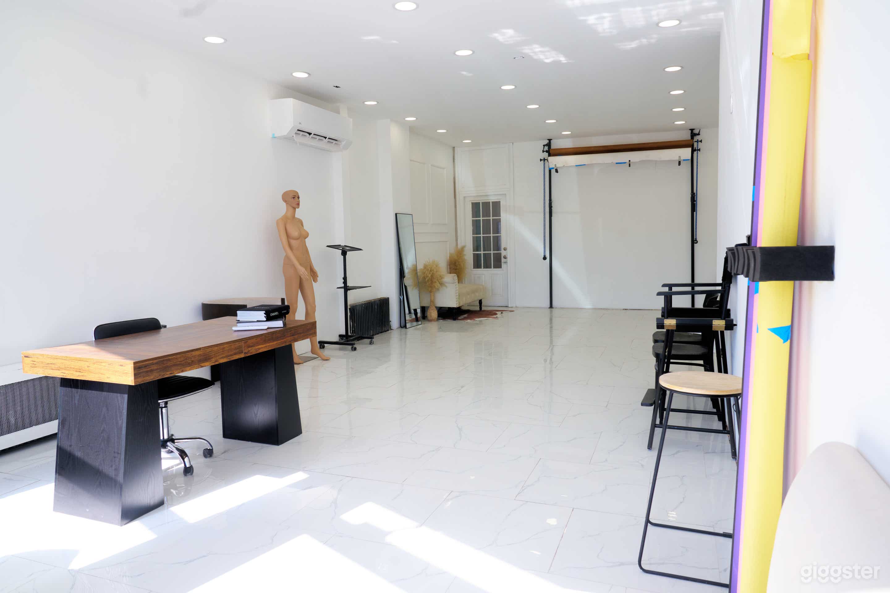 A Minimal and Sleek Creative Space Photo 1