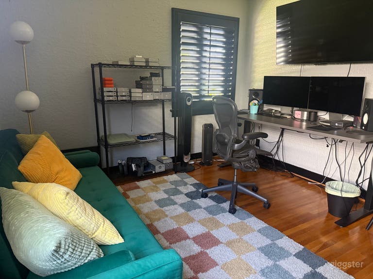  Charming, Private Edit Bay/Workroom in Burbank Office! 
