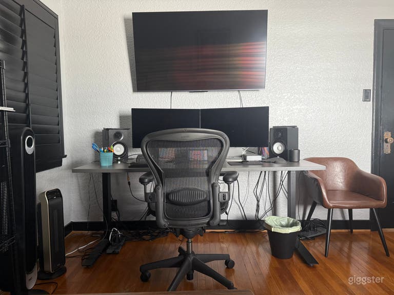  Charming, Private Edit Bay/Workroom in Burbank Office! 