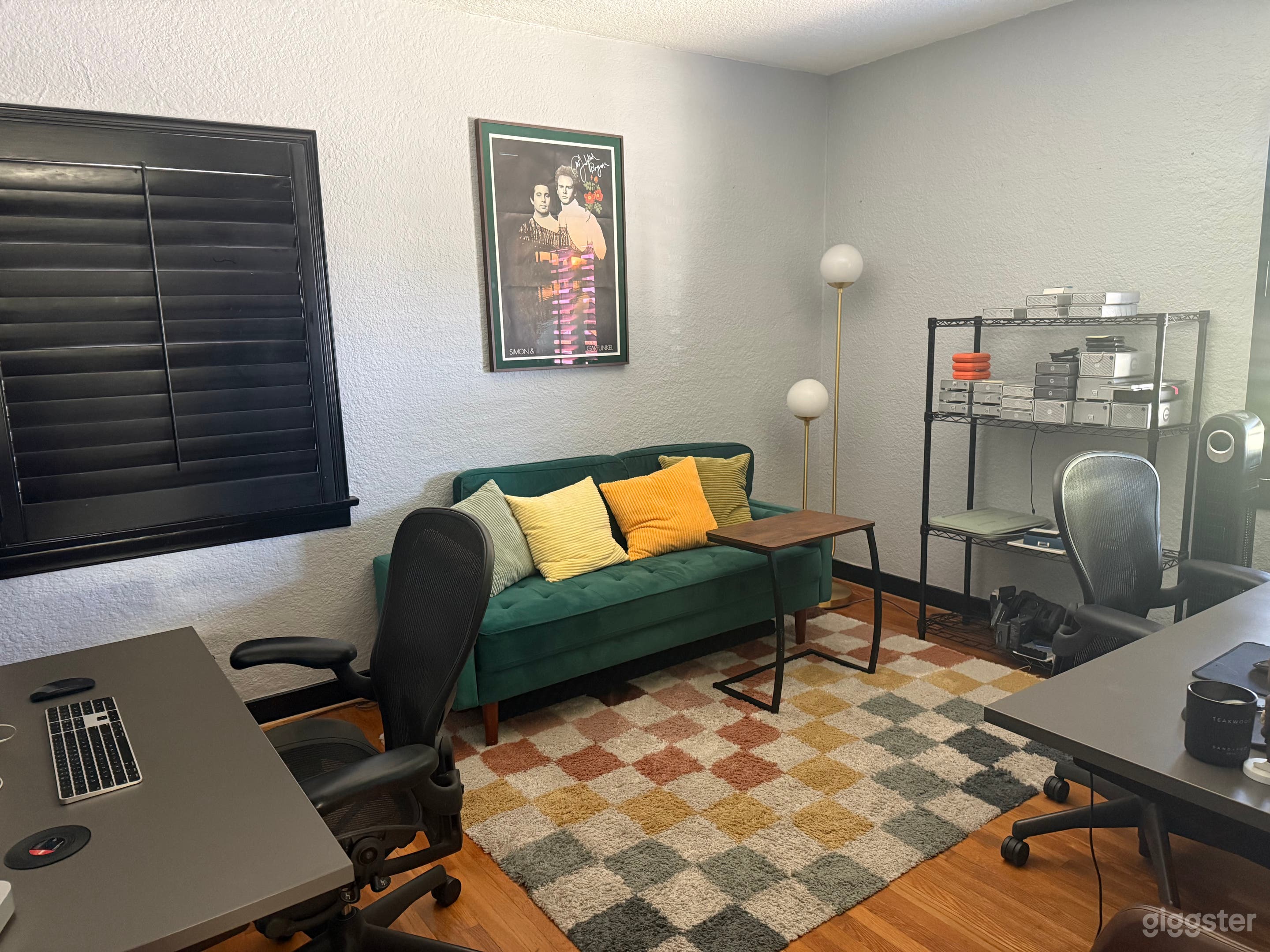 Charming, Private Edit Bay/Workroom in Burbank Office! Photo 3