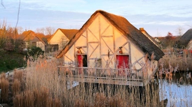  Village sur pilotis inspiré des 5e - 6e siècles 