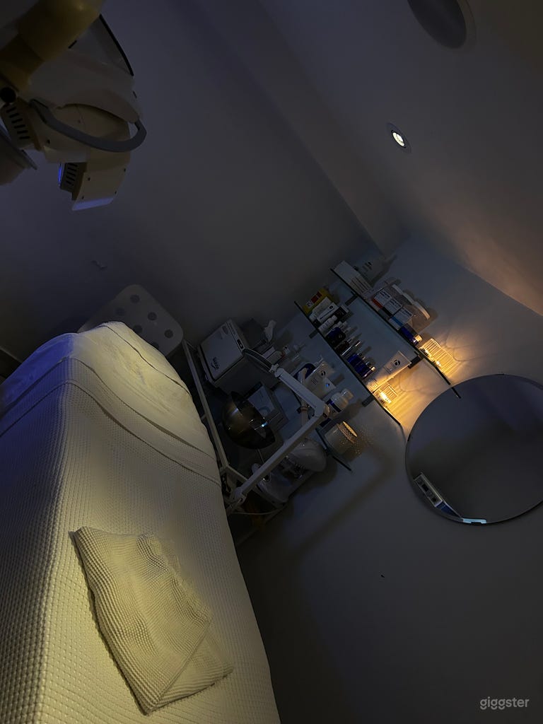  Modern clean Day Spa 