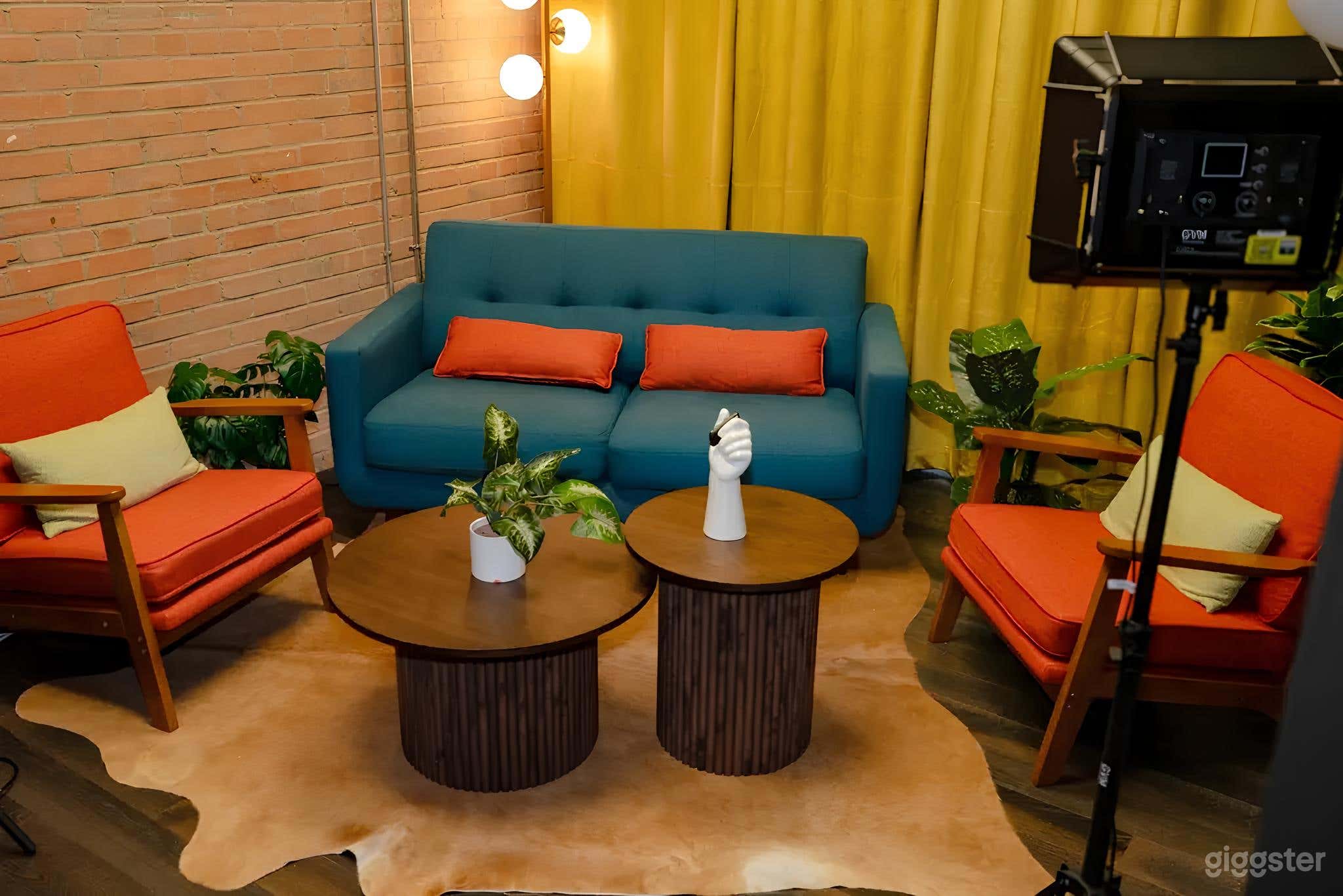 Retro Lounge-Styled Content Studio Photo 1