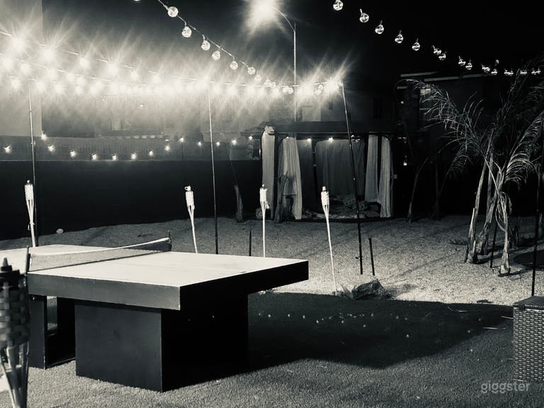  Large urban mansion with pool and backyard 