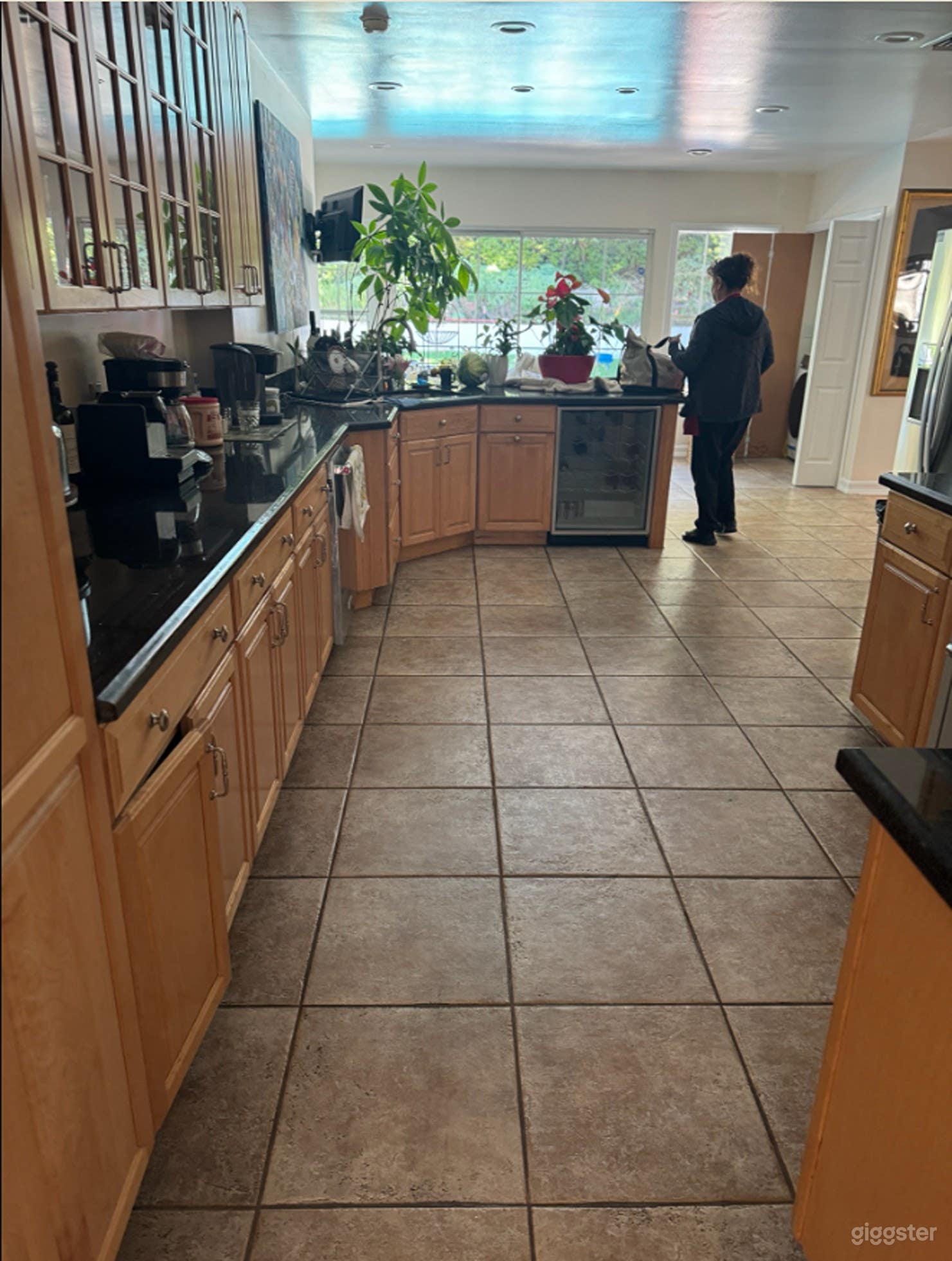  Stunning Beverly Hills Estate Available for Production and Filming (Full Buy Out) Photo 4