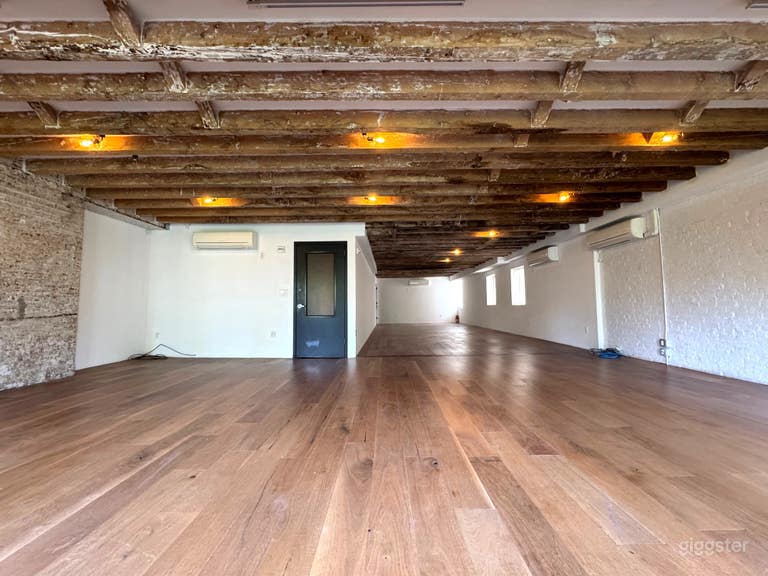  Convenient Exposed Brick Studio with Park Views 