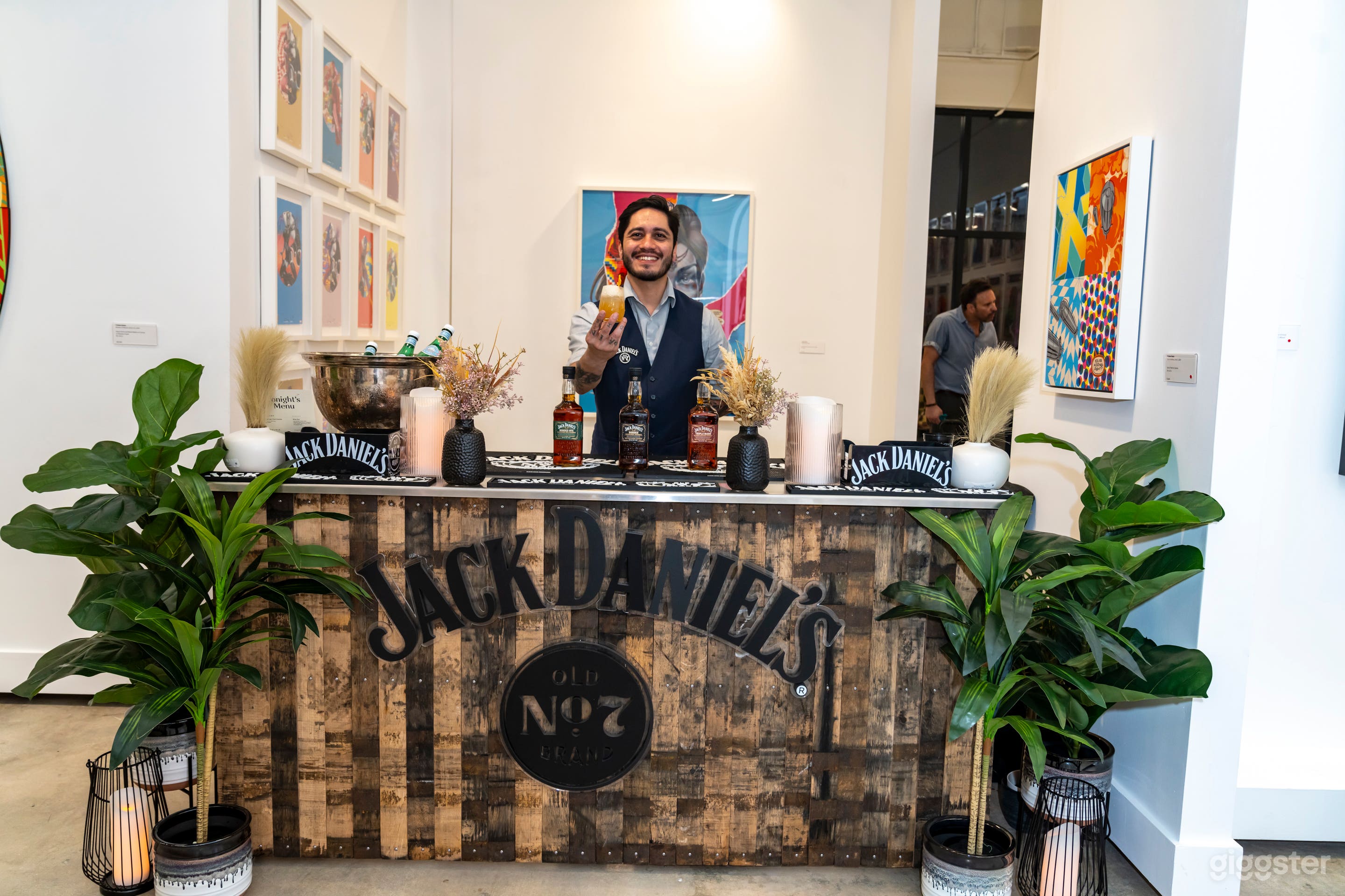 Unique Private Gallery Photo 3