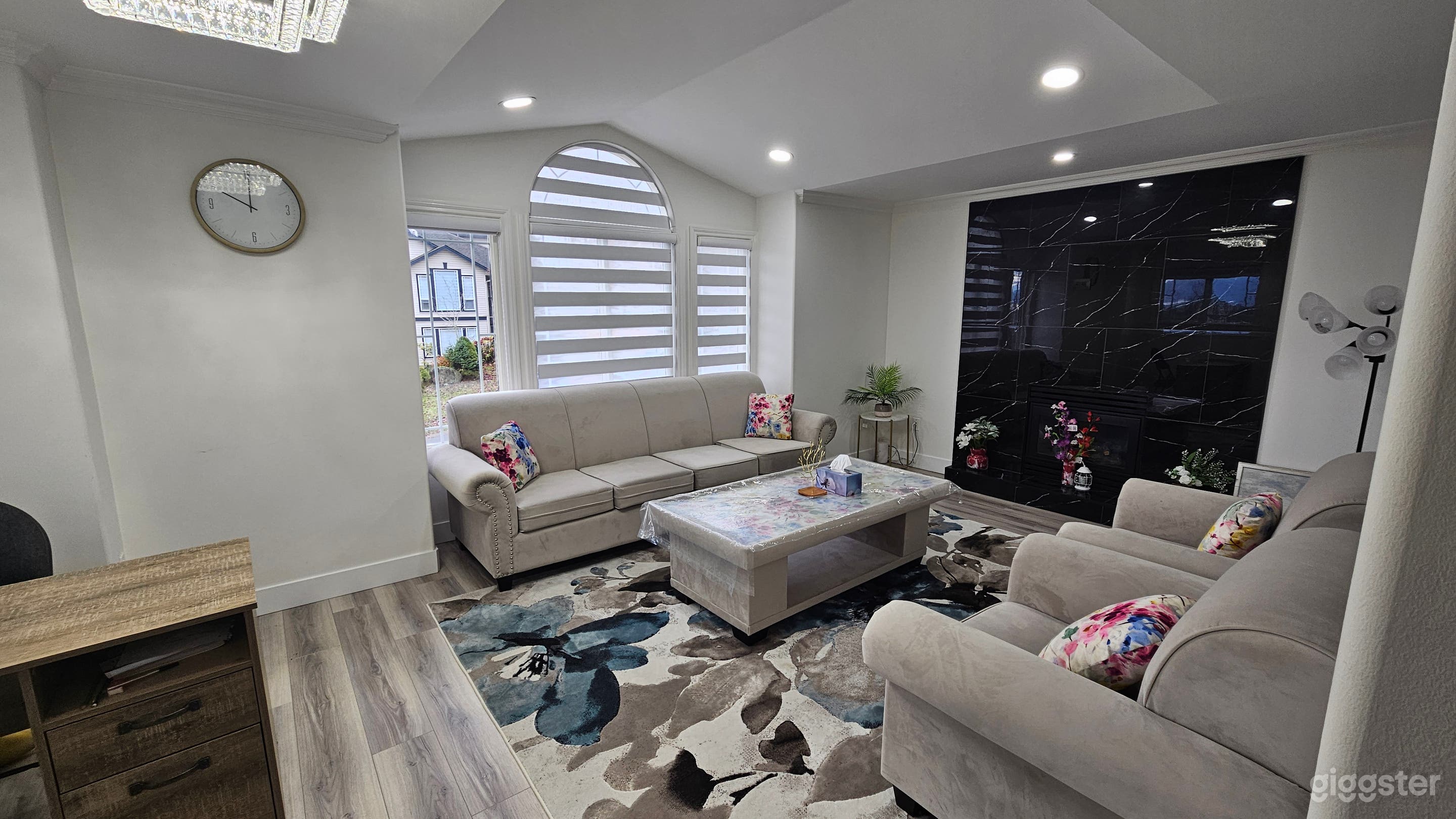 Renovated Modern House in quiet neighborhood Photo 1