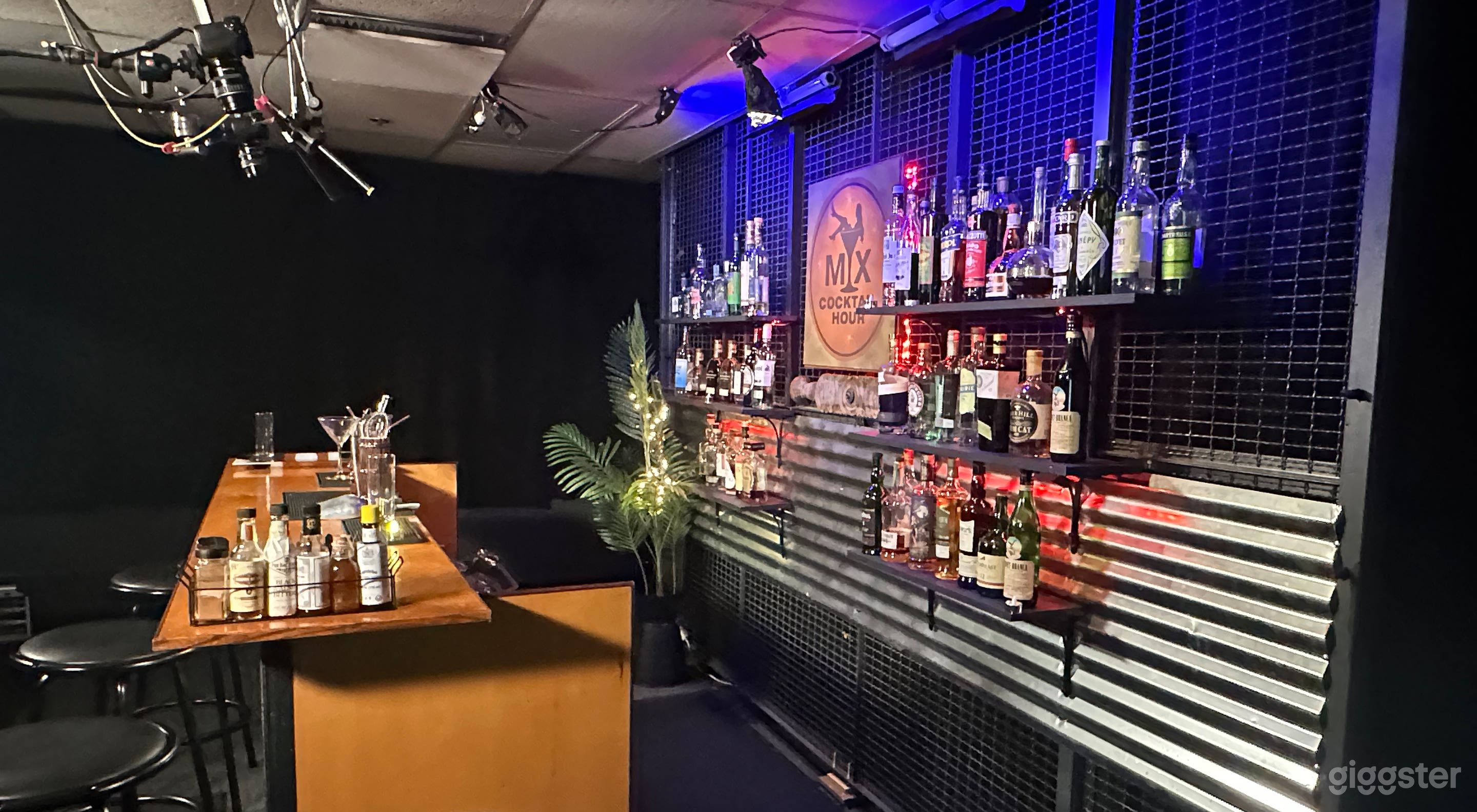 Bar and back bar