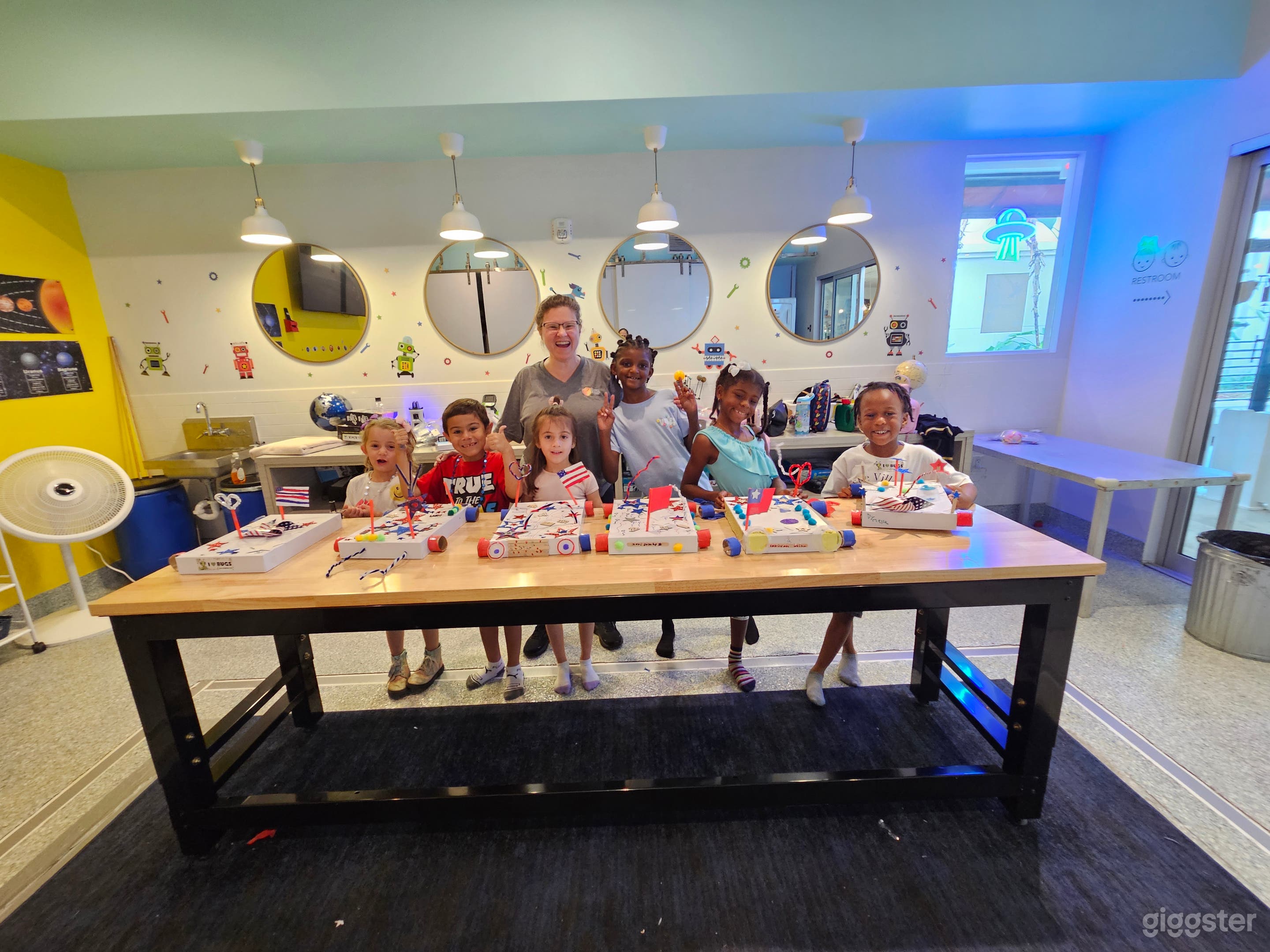 Interactive STEM Lab w/ Sink, TV & Creative Learning Setup Photo 1