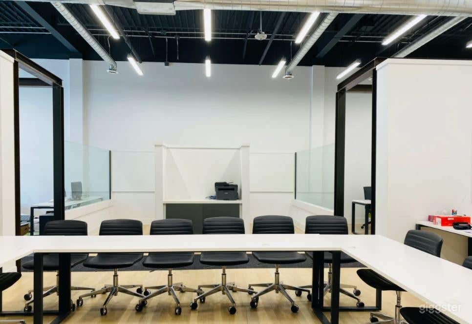 Full-Day Workspace in Toronto Photo 4