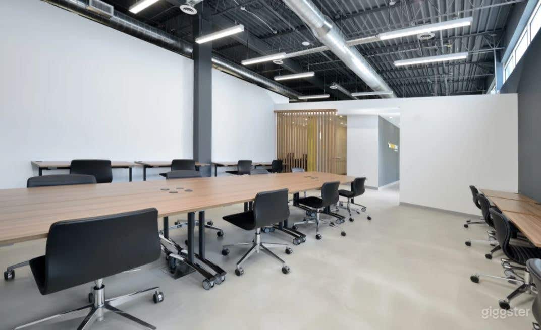 Full-Day Workspace in Toronto Photo 1