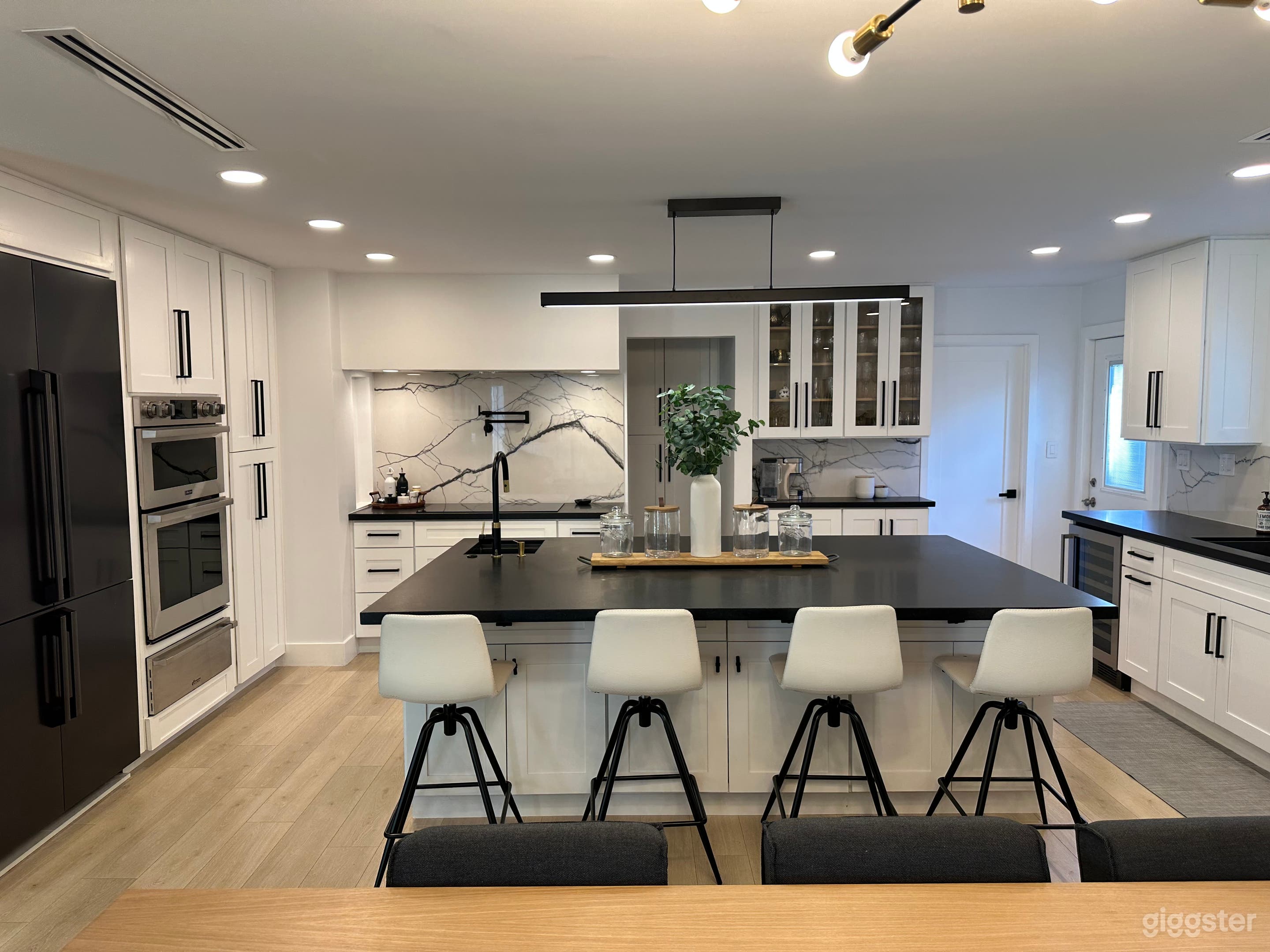 Modern open-floor plan home for filming . Photo 1