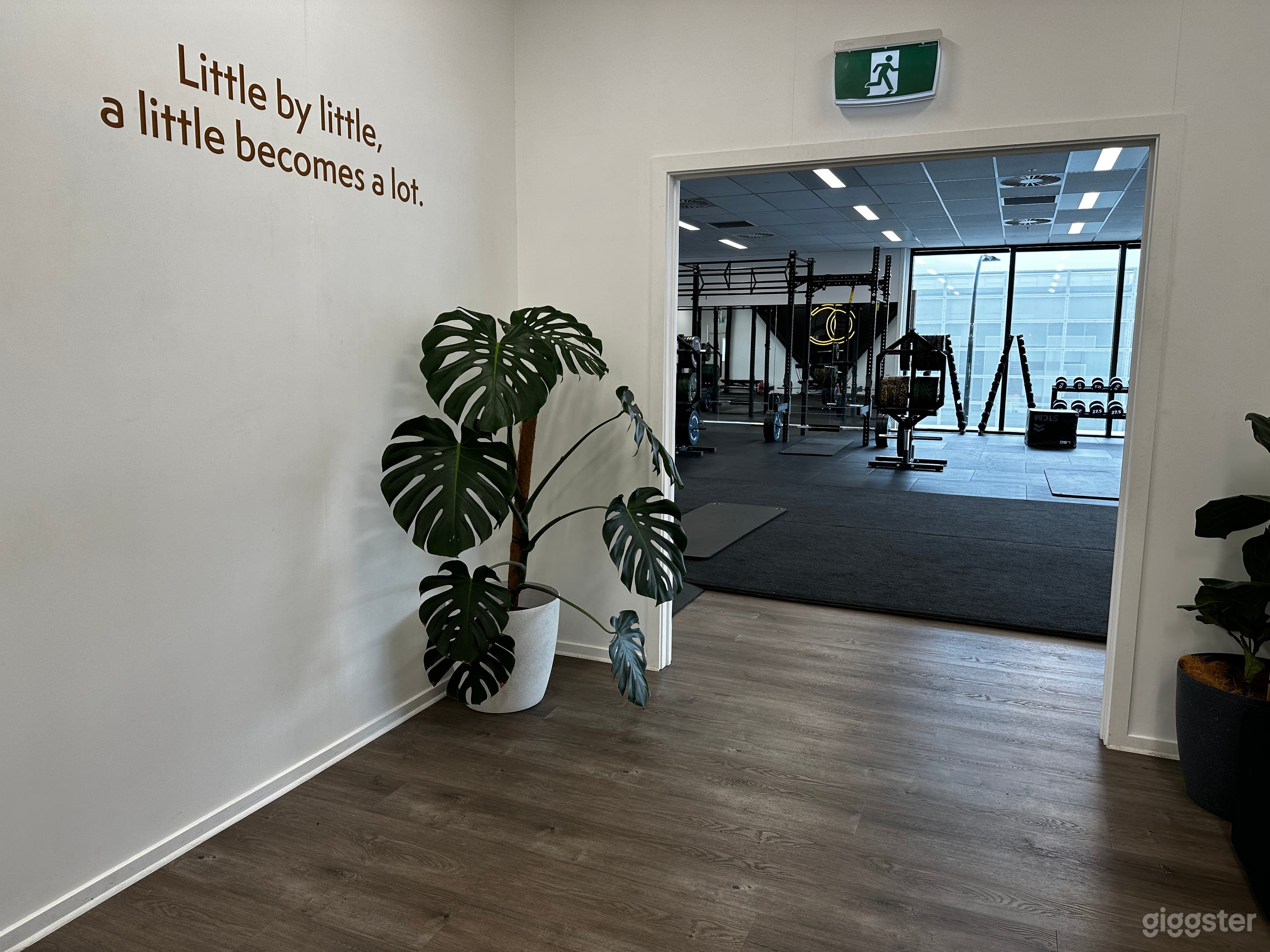 Full Gym and Health Club in Queenstown Central  Photo 4