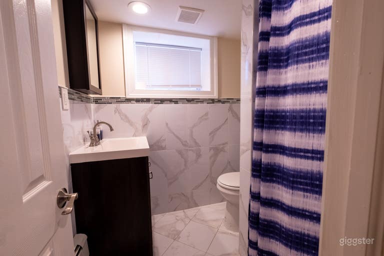  Jersey City Cozy & Convenient Meeting Space 