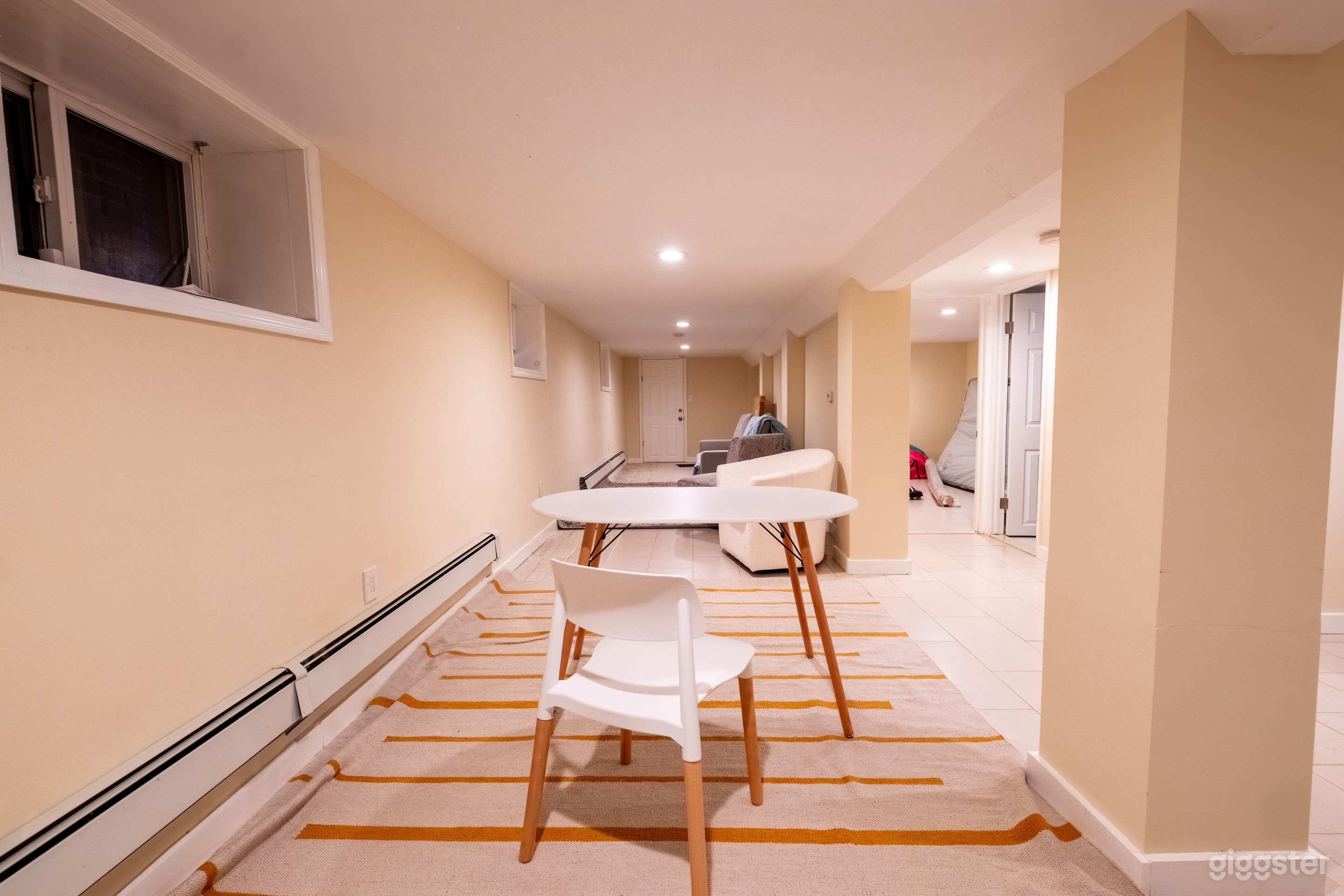 Jersey City Cozy &amp; Convenient Meeting Space Photo 2