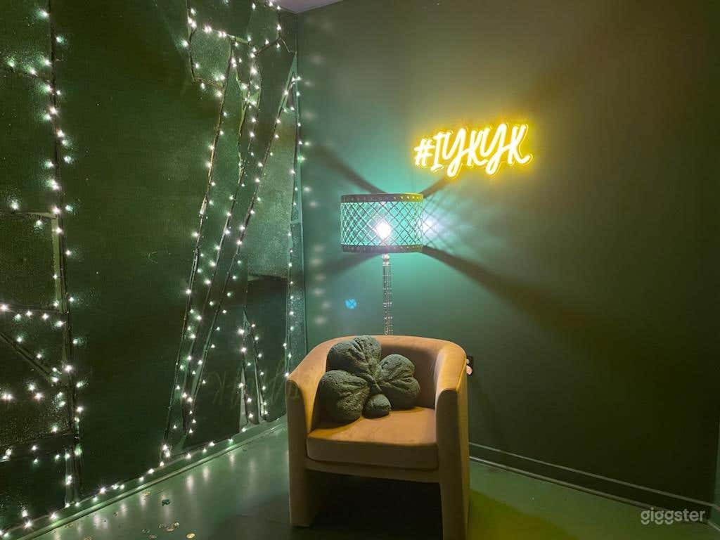 Colorful Selfie/Photography Studio in Memphis Photo 2