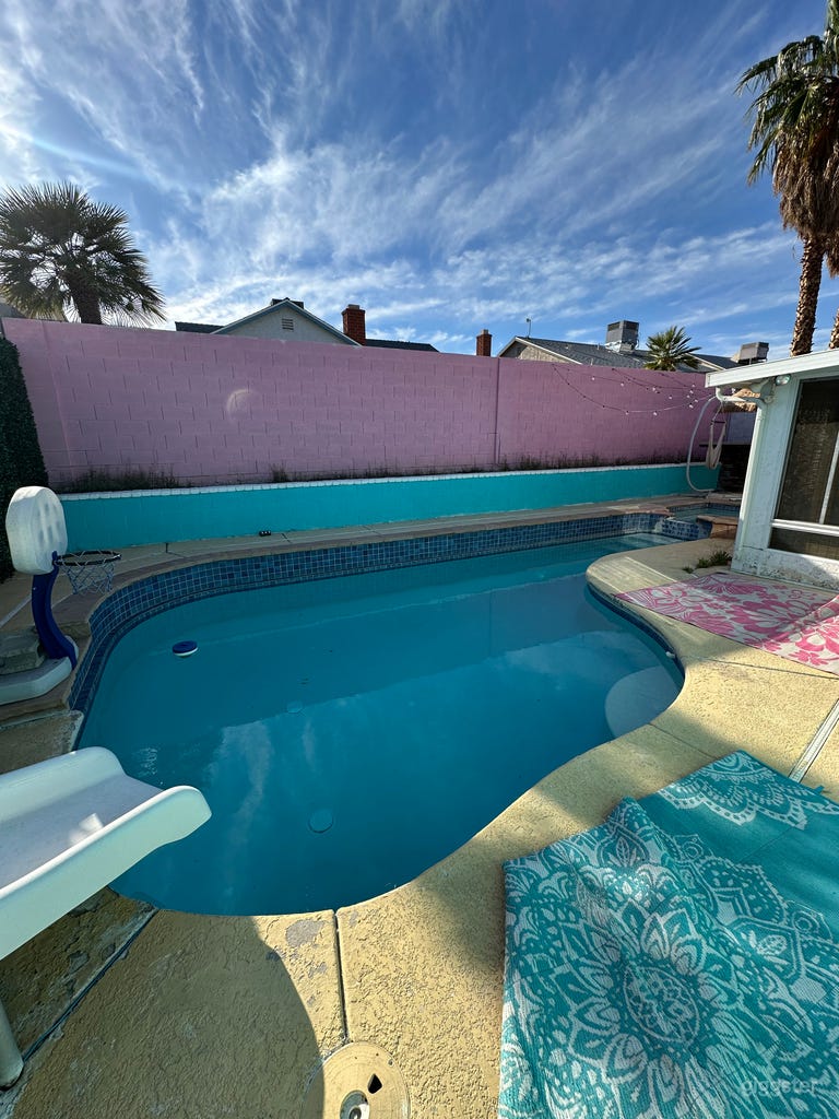  Pool for parties fun slide and hammocks! 