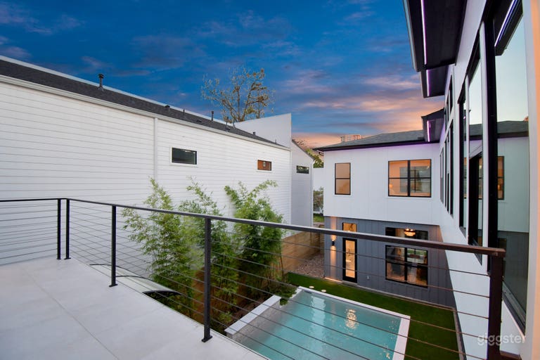  Modern Luxury Event Villa in Memorial, Near The Galleria 