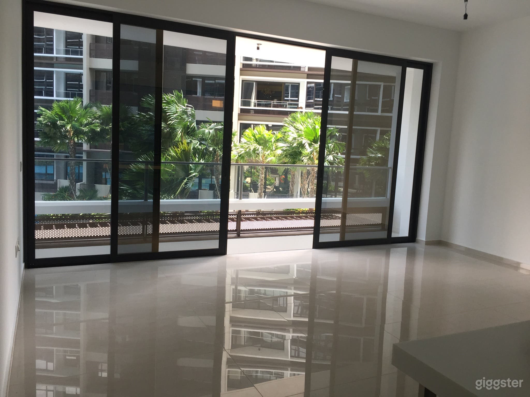Rent-New Spacious Condominium Photo 1