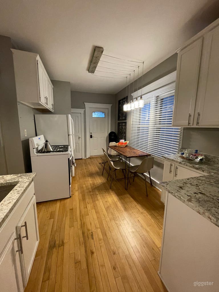  Kitchen, with granite counters 