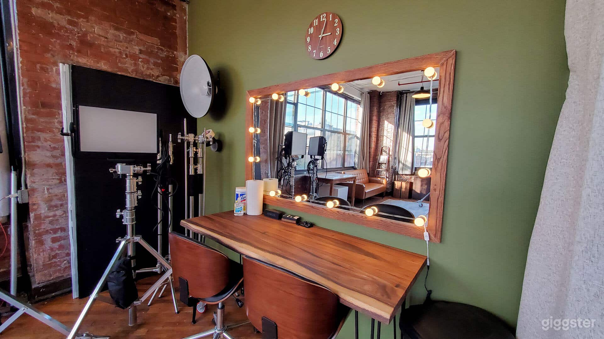 Daylight Photo/Video Studio in East Williamsburg Equipment Included Photo 4