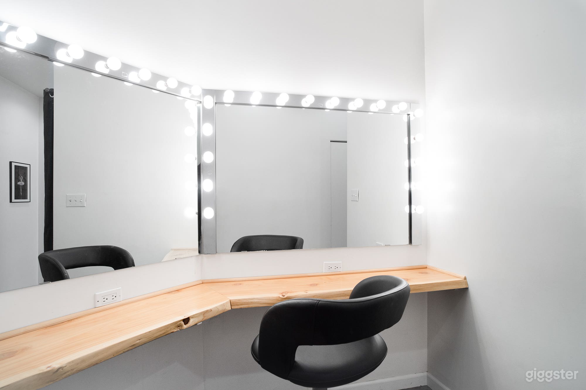 Spacious Open Concept Photography Studio Photo 3