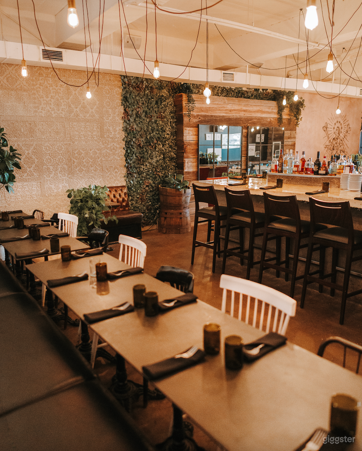 Perfect Downtown Location Photo 4