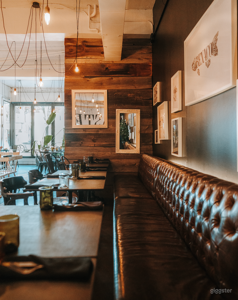  Perfect Downtown Location 