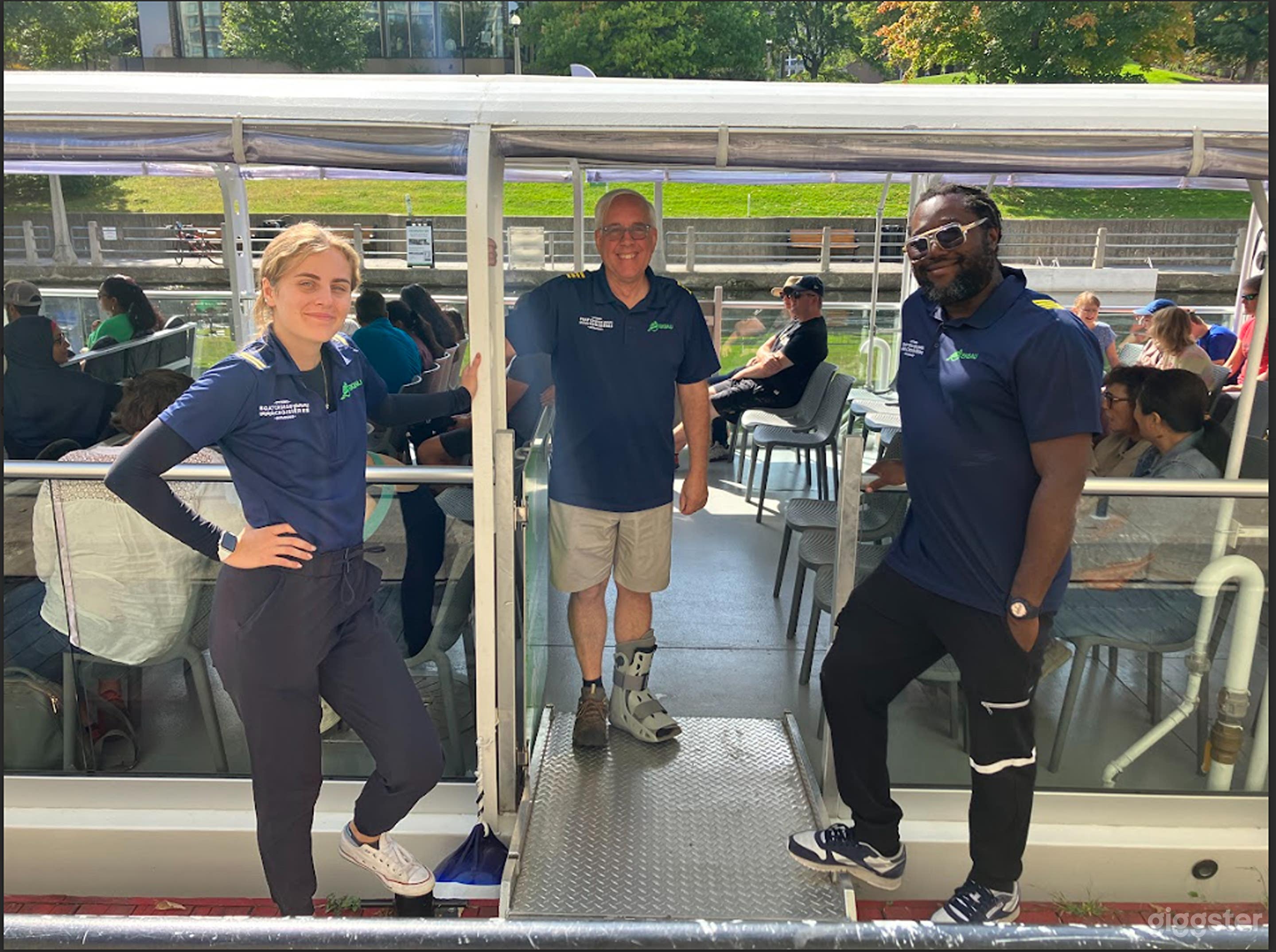  Tranquil Boat Experience Photo 2