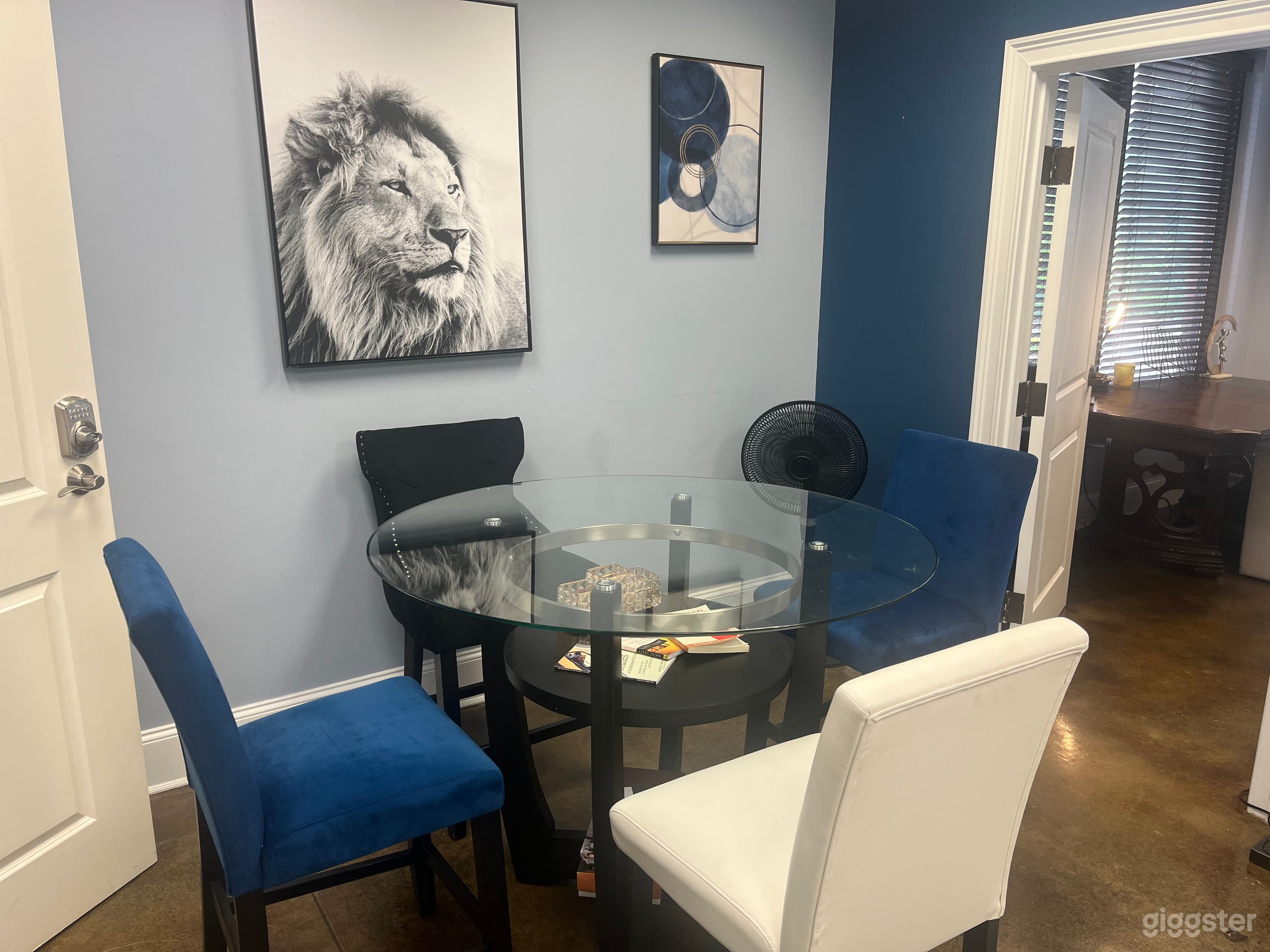 Stylish space for photo shoots, office, videos Photo 4