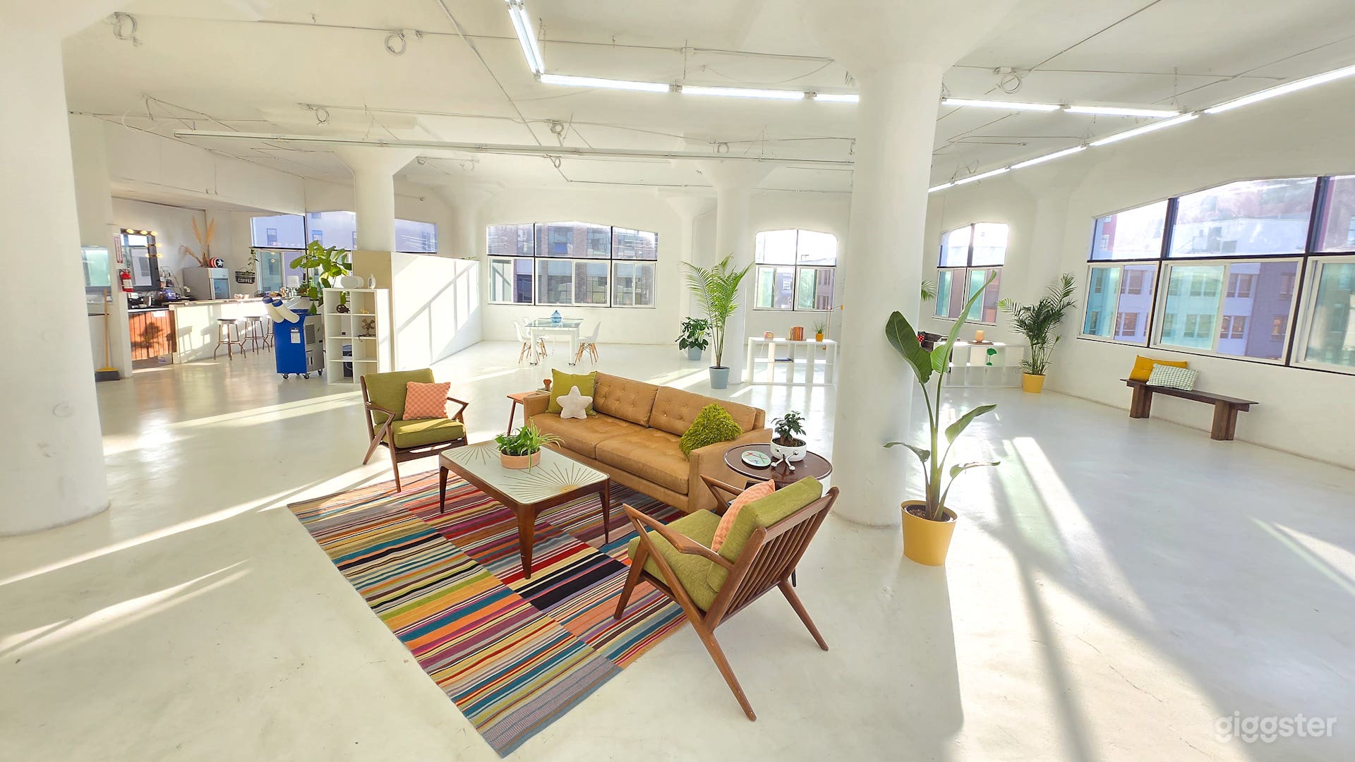 Dream Loft  DTLA $100-$500 Photo 2