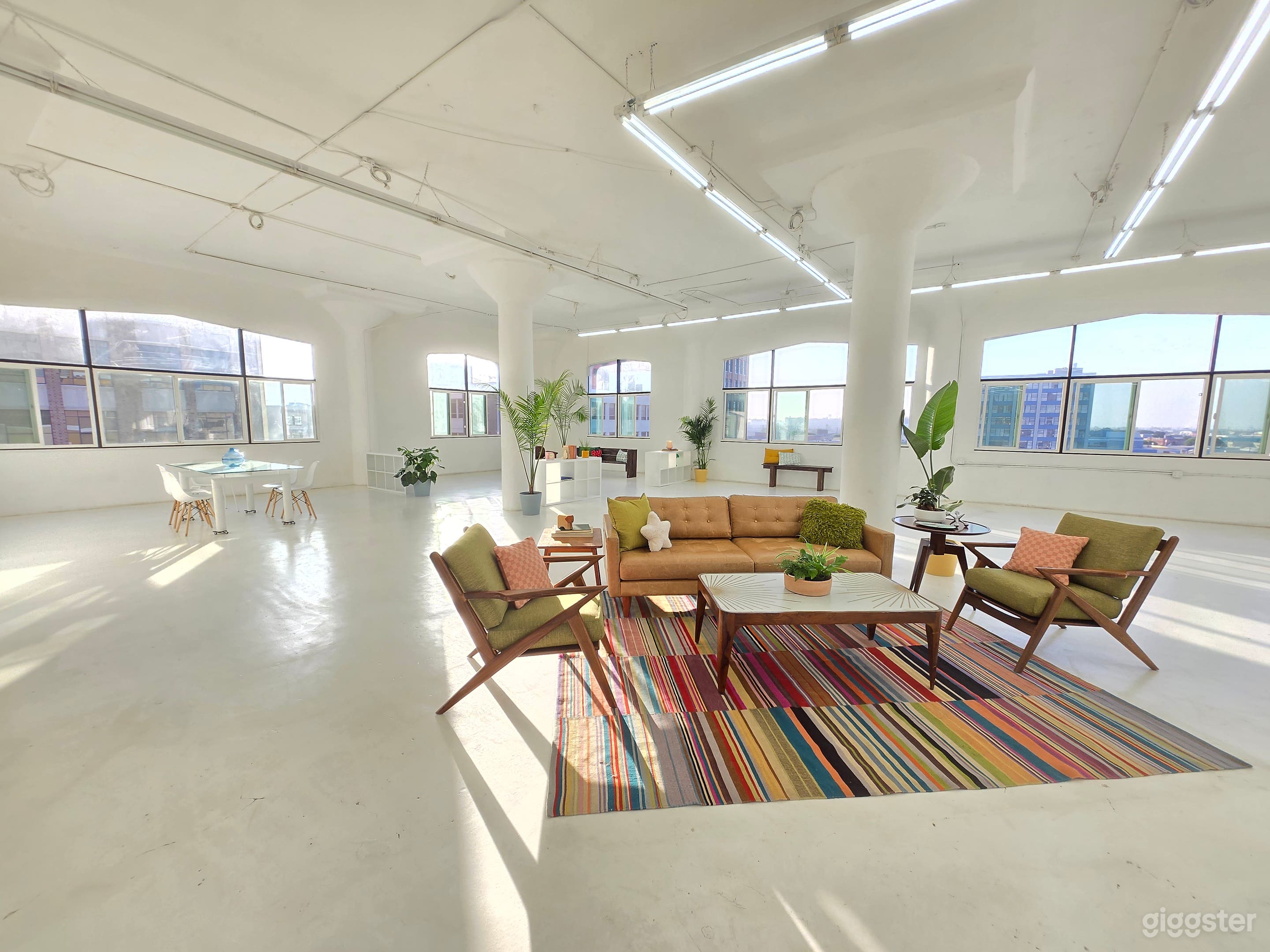 Dream Loft  DTLA $100-$500 Photo 1
