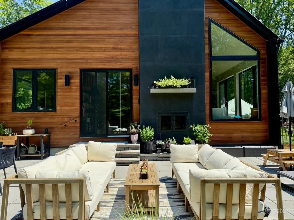 Woodland Backyard Retreat Photo 2