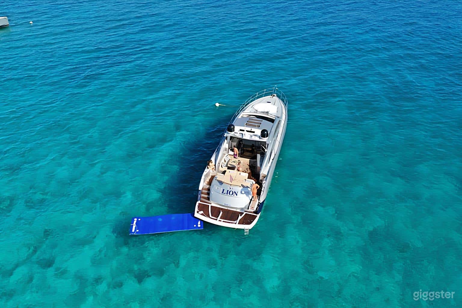 72" Sunseeker Predator Yacht Photo 4