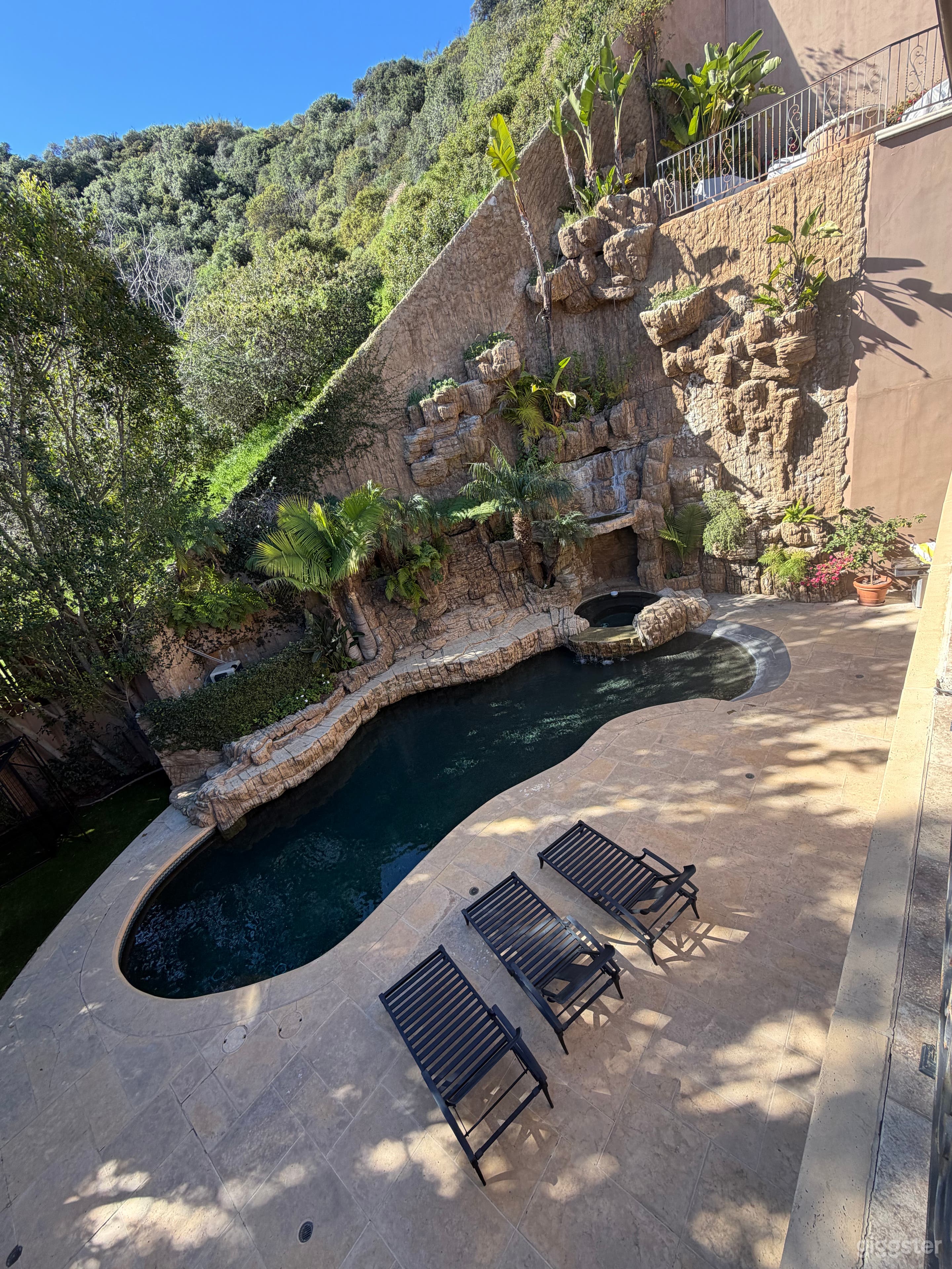 Sanctuary resort style pool, hot tub, multiple terraces Photo 2
