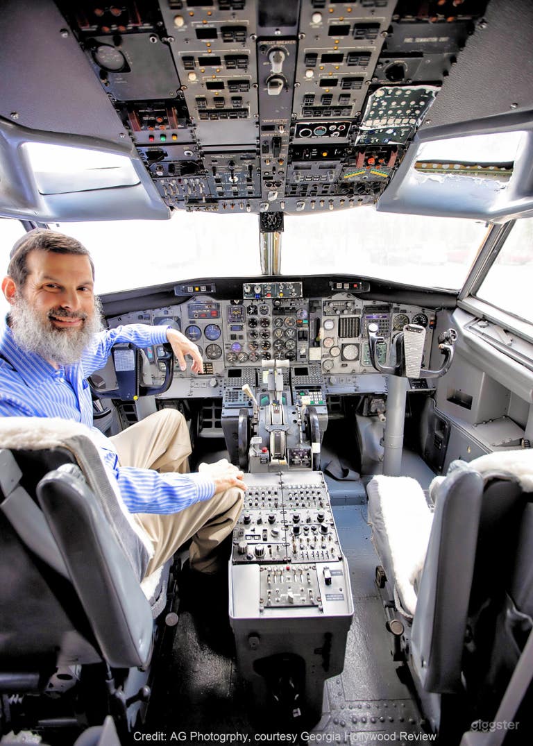 Airplane Interior available for filming (737) 