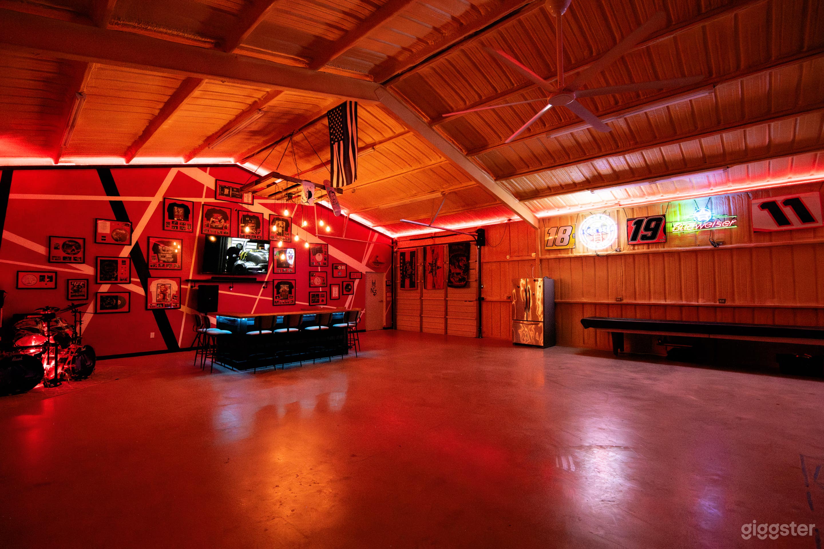 Man Cave / Party Area / Bar / Music Studio