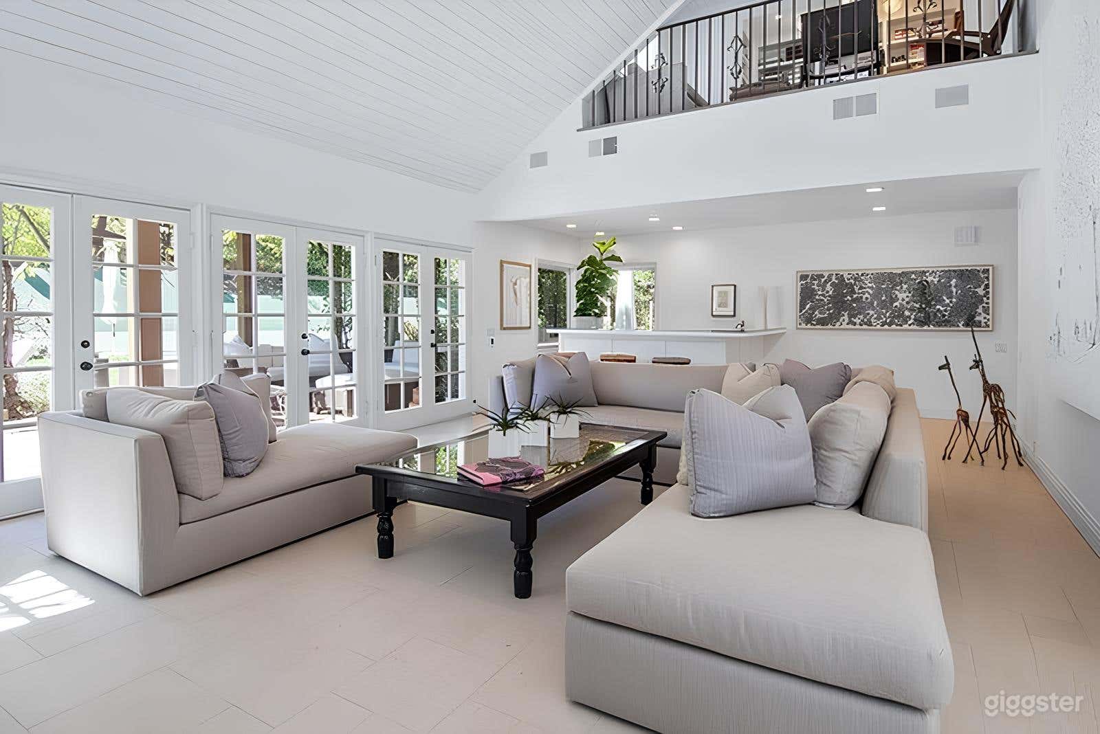 Luxurious Estate with Pickleball Court &amp; Pool (Buyout) Photo 2