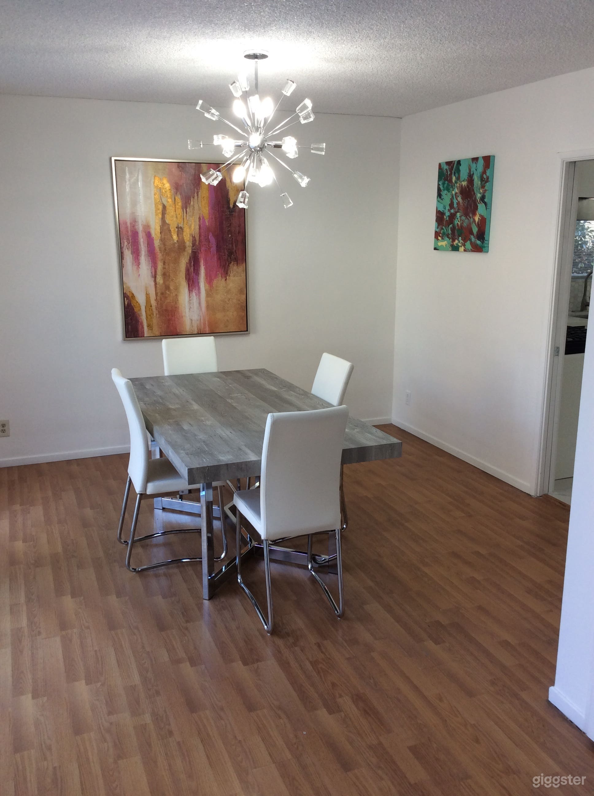 Large 5 bedroom/3 bath home close to Universal Photo 2