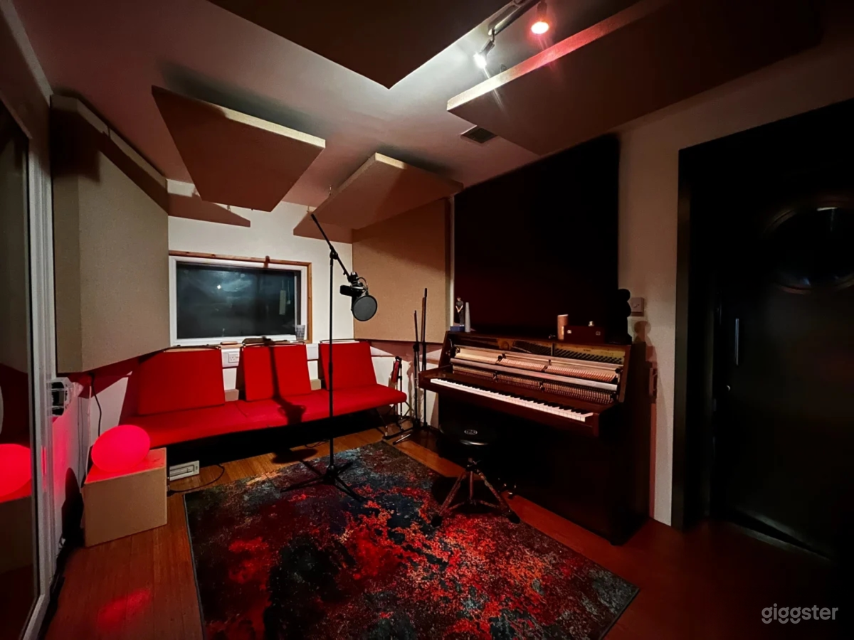 Artist led recording studio with limited public hire Photo 2