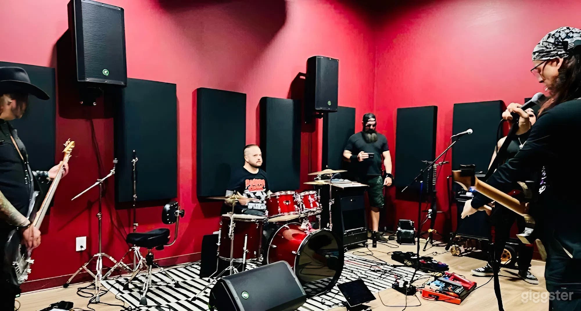 Red Room - Rehearsal Space Photo 2