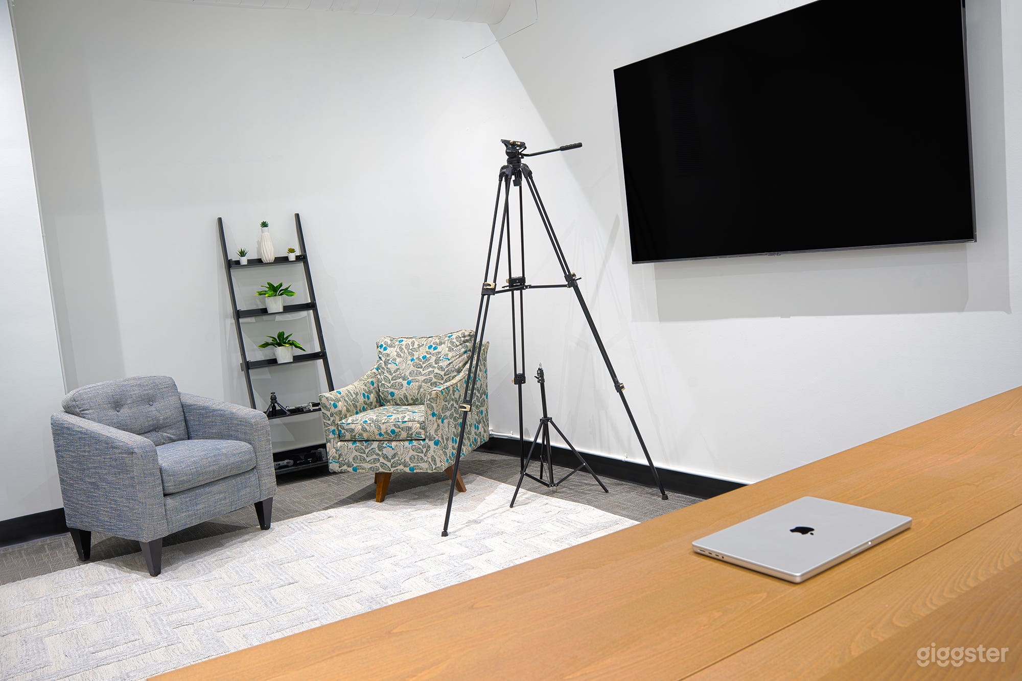 Media/Studio Room Space for Podcasts, Video Shoots and More. Photo 3