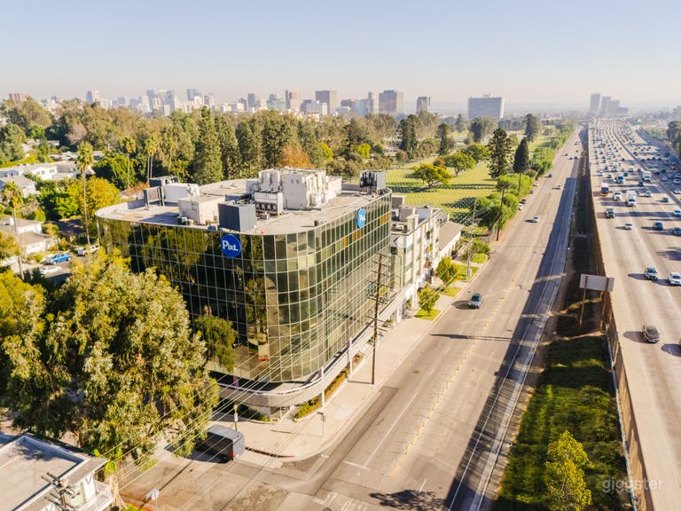  SLEEK SEPULVEDA WORKSPACE PRIVATE OFFICE 